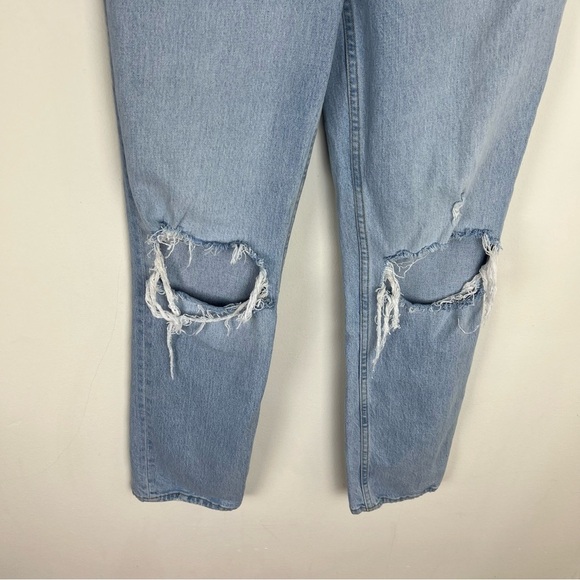 Abercrombie & Fitch Ultra High Rise 90s Straight Jean Distressed Size 28 / 6 - Picture 3 of 6
